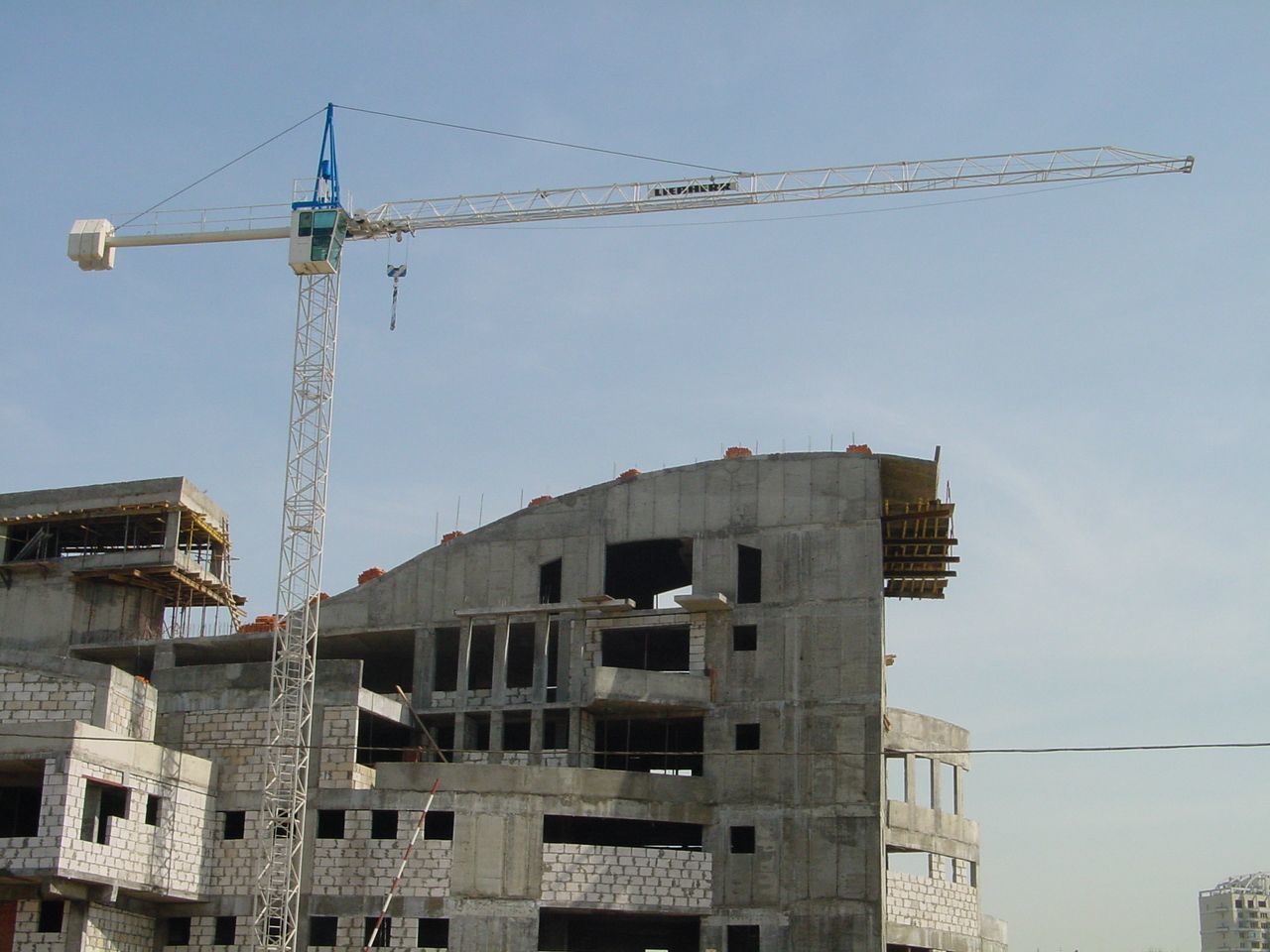 Аренда башенного крана Liebherr 30 LC (2,5 тонны)